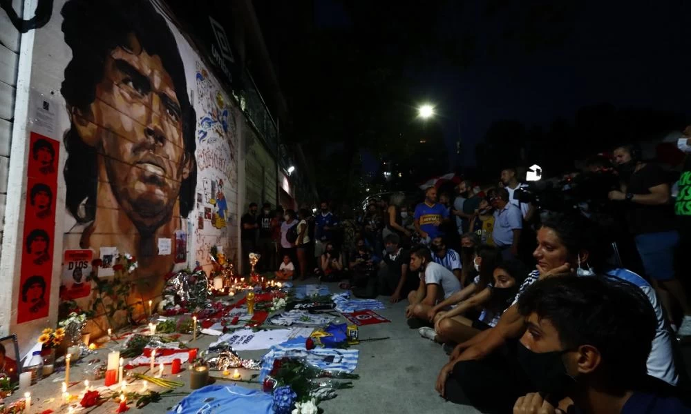 Χάος επικρατεί στην κηδεία του Μαραντόνα: Μεταφέρθηκε αλλού η σορός